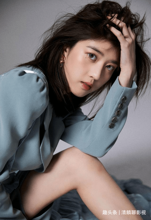 李凯馨清纯写真,气质出众,不一样的美少女_精神_感觉_眼睛