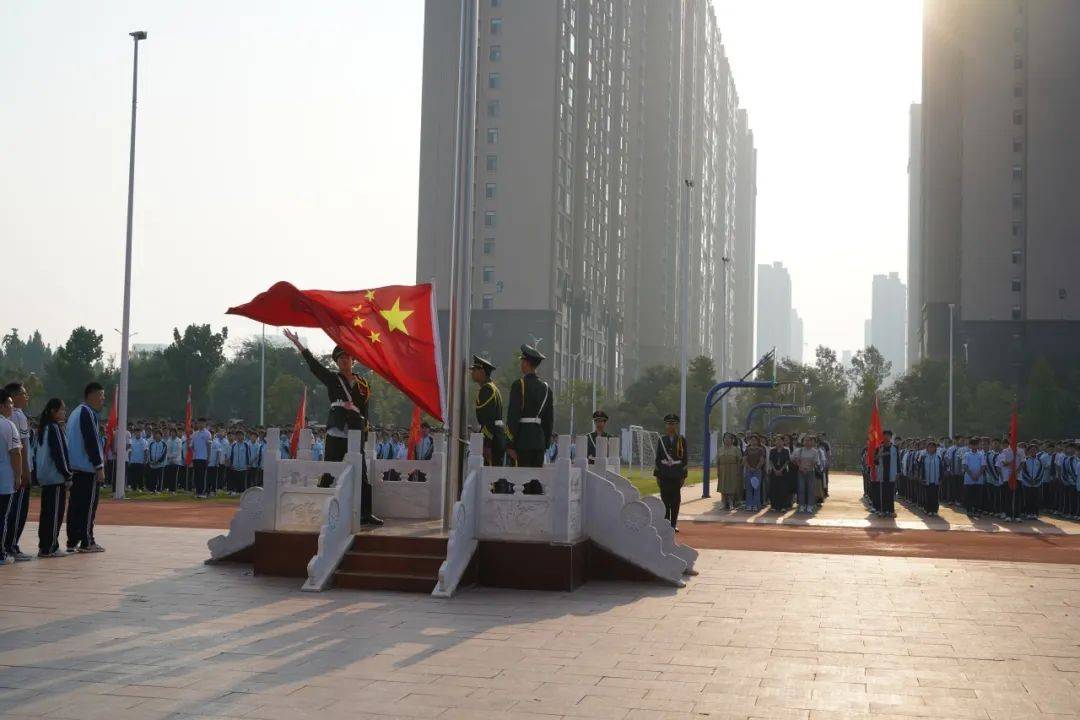 扬帆奋进启新程——濮阳市绿城中学举行2023-2024学年秋季开学典礼