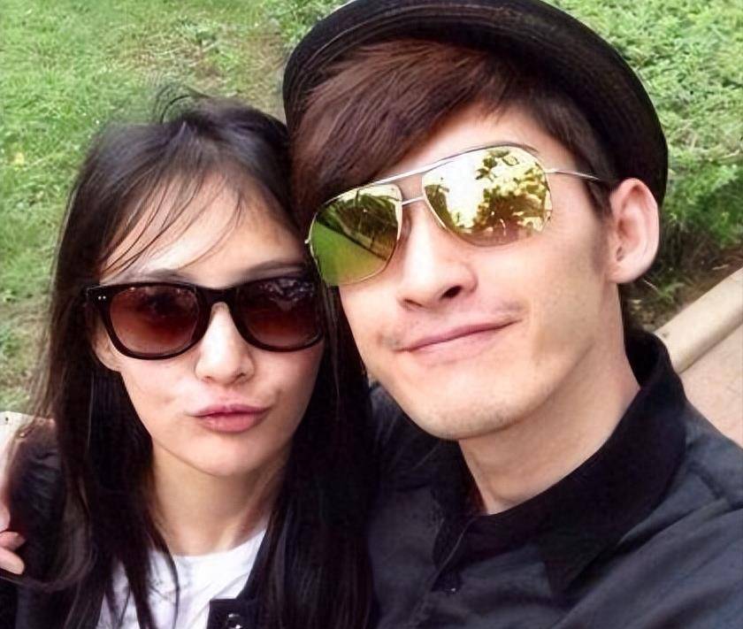 姐姐和张翰结束恋情没多久,就和胡彦斌传出绯闻,最后得到证实两人官宣