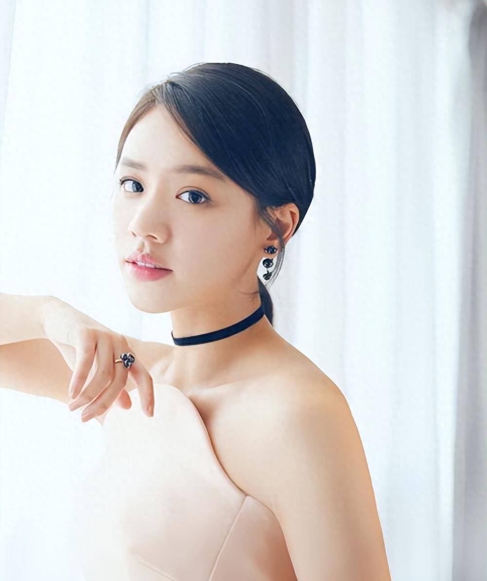 有种"时尚女"叫马思纯!35岁凹凸感十足,微胖身材更时尚 !