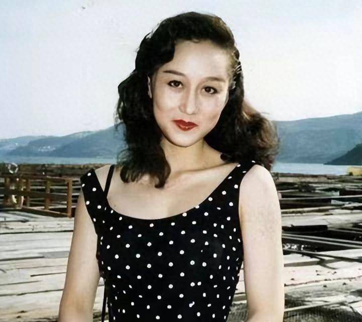 何老大之子何超云何猷邦都是利智所生?李连杰早知实情!