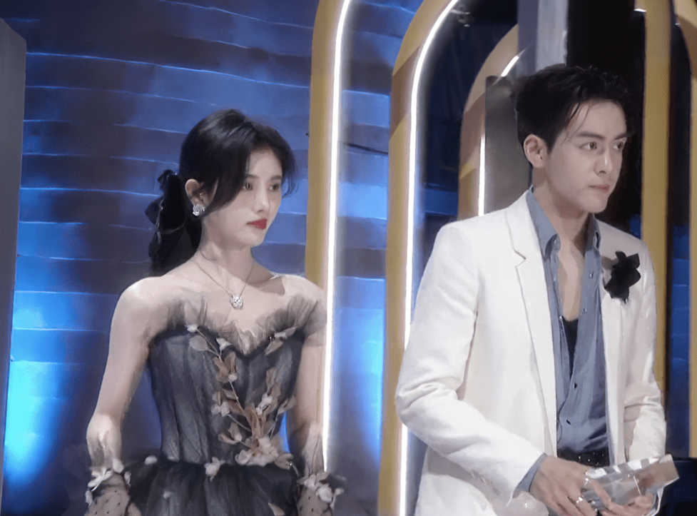 热巴霸气刘亦菲很仙,鞠婧祎侧颜暴露真实颜值_气质_吴磊_造型