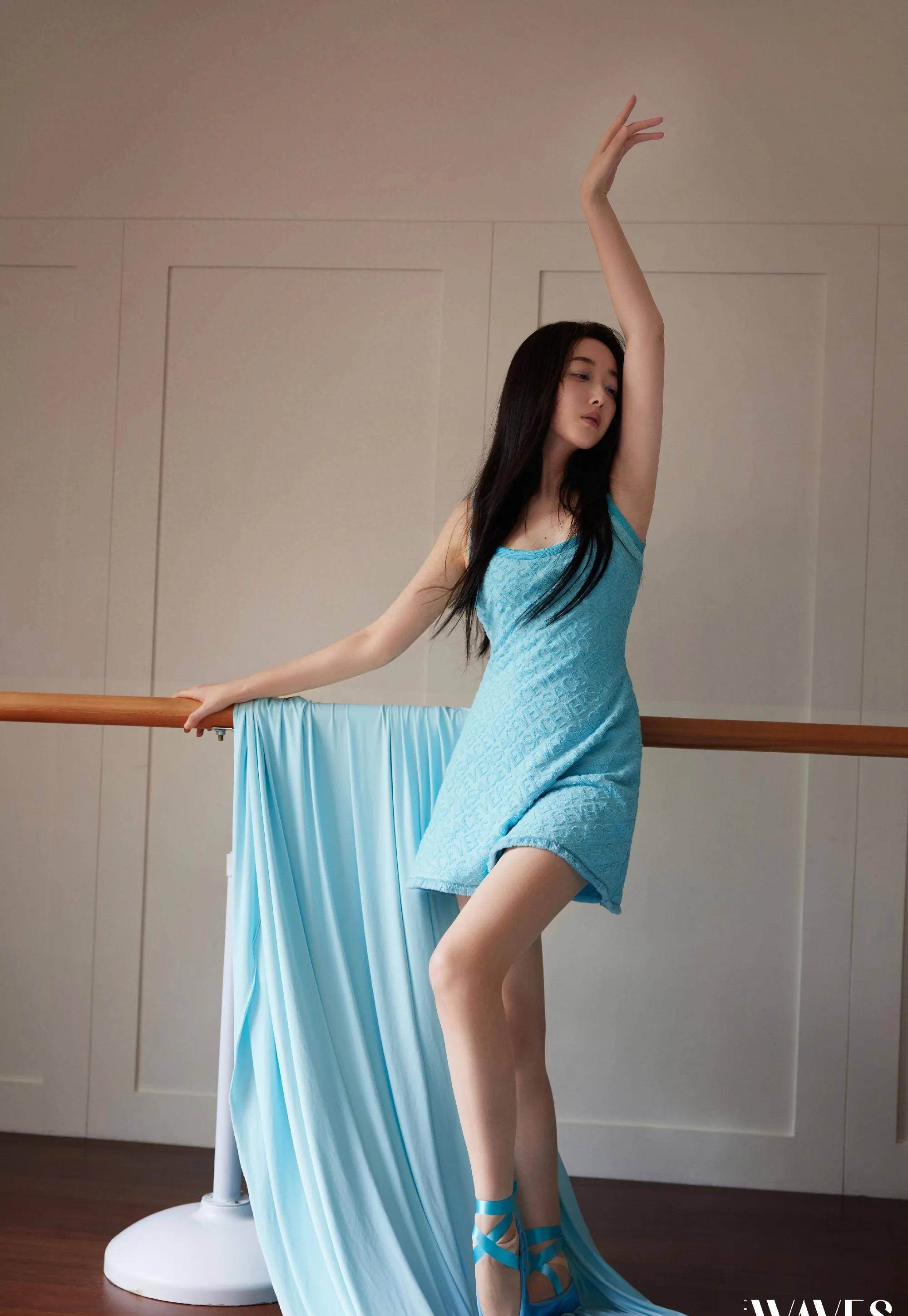 蒋梦婕身材真的好,一双大长腿无处安放(照片最新的系列)_死亡_思绪