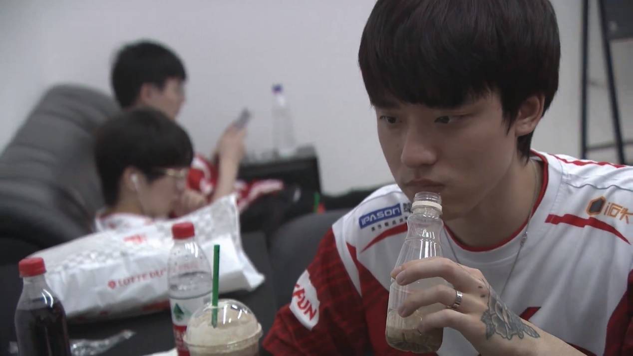 lpl第一渣男实锤,mystic下场悲惨,主动回应丑闻,最后被gen解约_女方