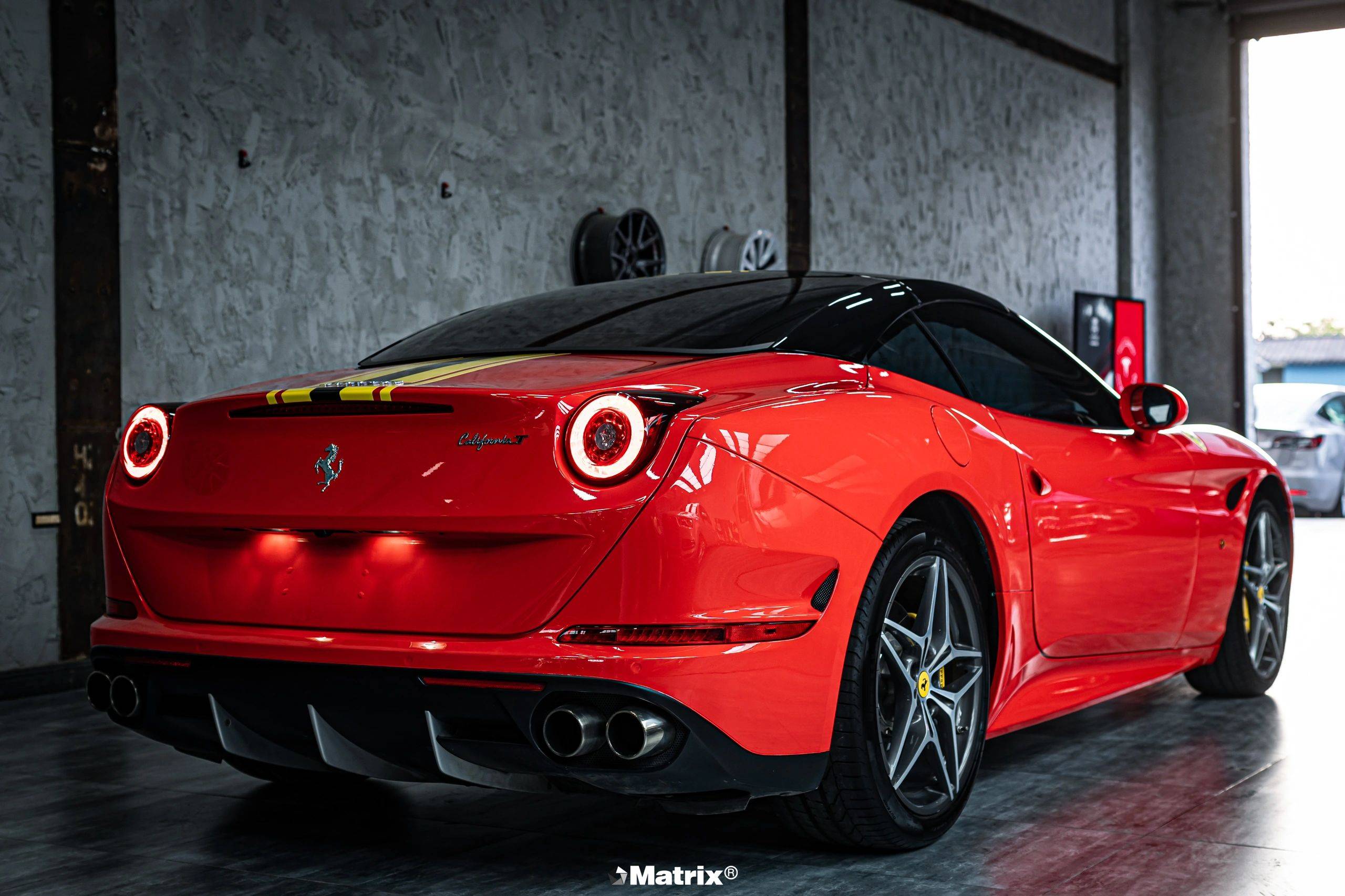 法拉利红matrix矩阵改色膜法拉利红,拥有无可比拟的辨识度!