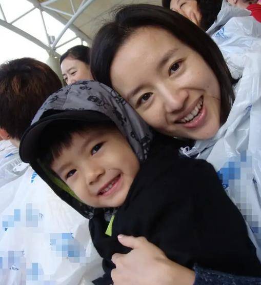 "清纯玉女"董洁:和梁朝伟关系成迷,陈坤苦等15年甘愿当后爸!