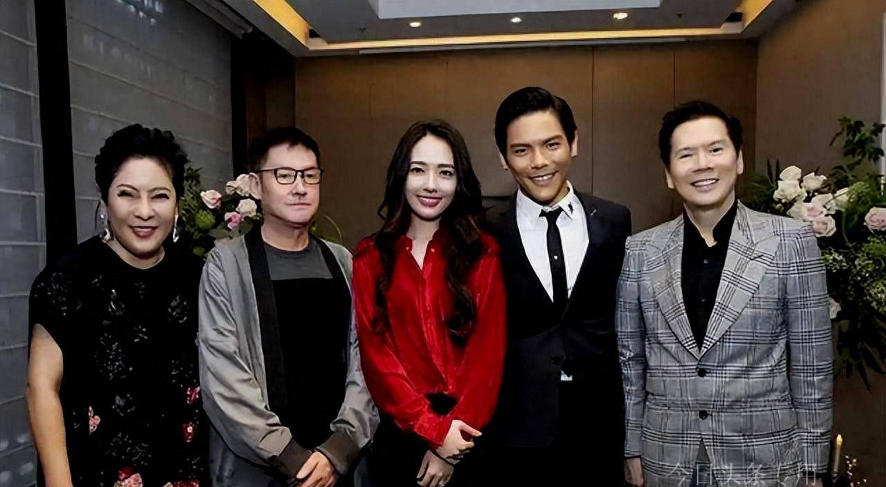 向华强高调官宣!网友:恭喜郭美女,这一天终于来了_郭碧婷_向太_向佐