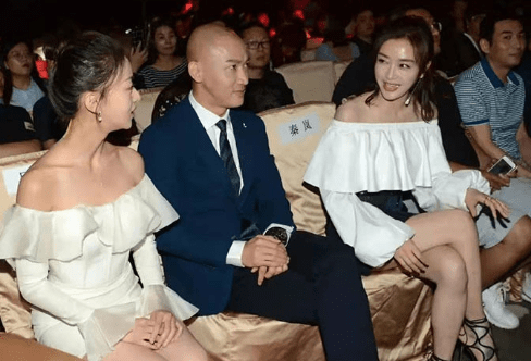 秦岚和吴谨言合影火了,气质差距太大,被指像"妈妈和女儿"_身材_网友