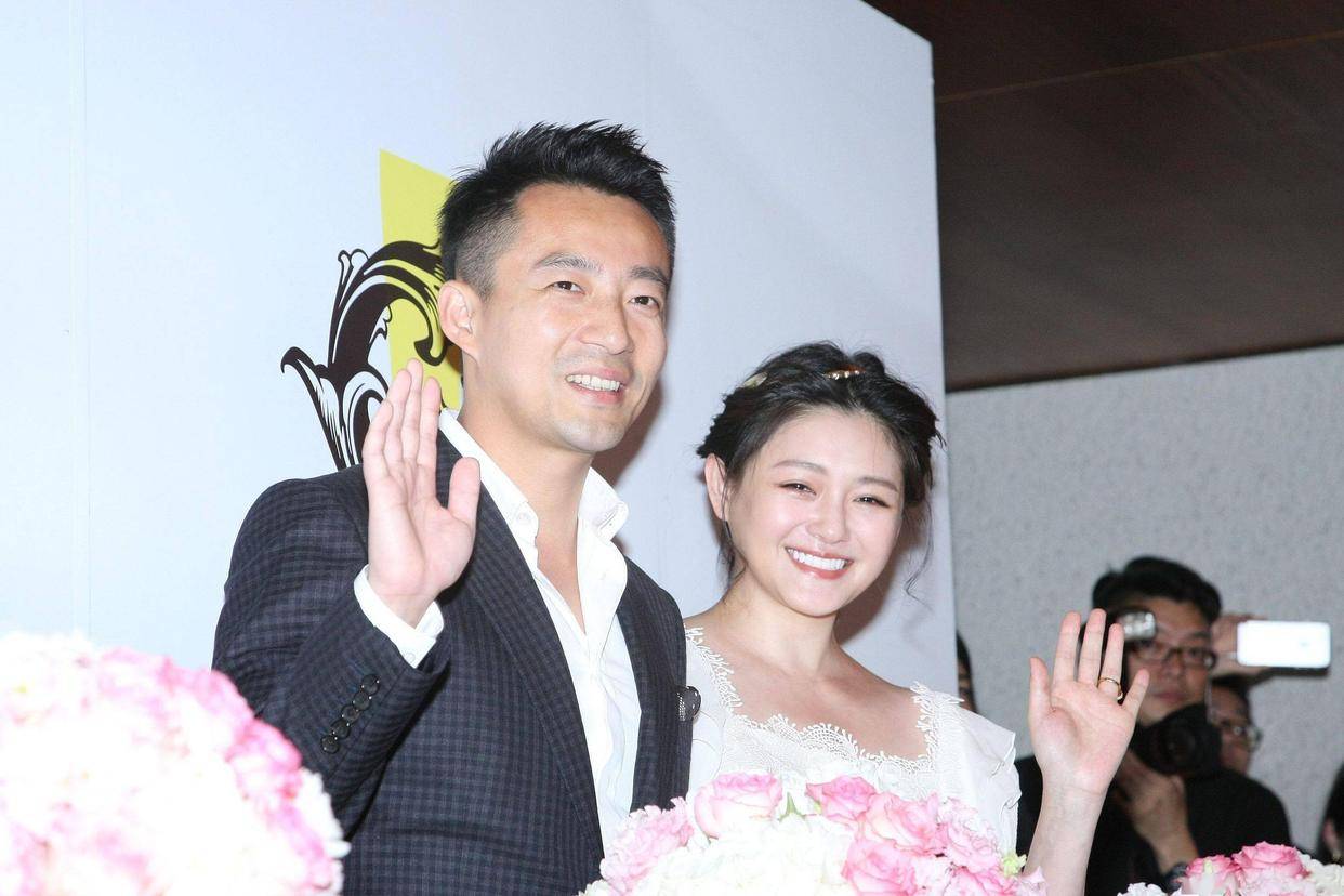 夫妻关系都是装出来的_汪小菲_俊晔_细节