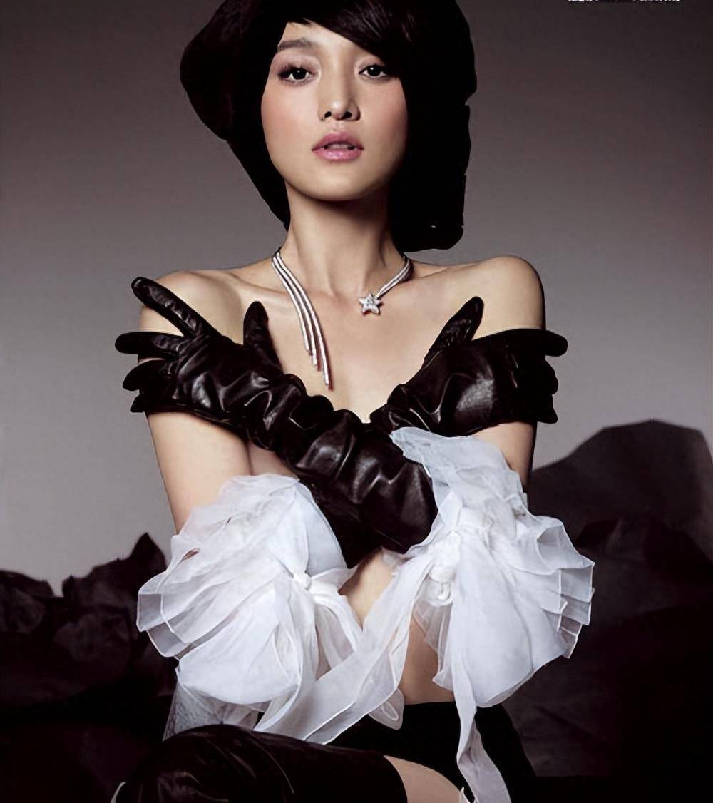 48岁周迅,平板身材也如此惊艳!_角色_观众_演技