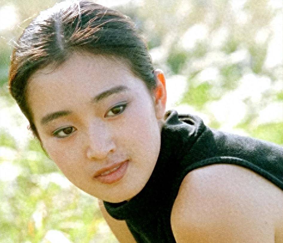 巩俐30年秘密揭晓:含泪公开残疾儿子存在,坦诚分享_孩子_高炘_米歇尔