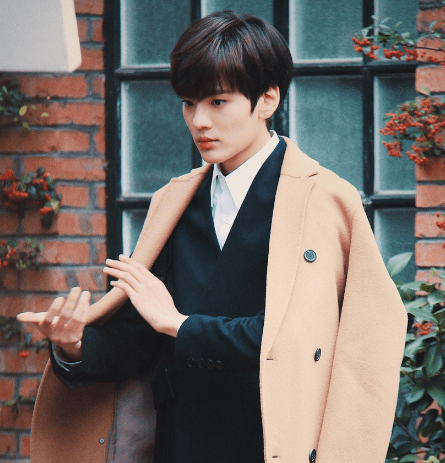 蔡徐坤_毕雯珺_卜凡