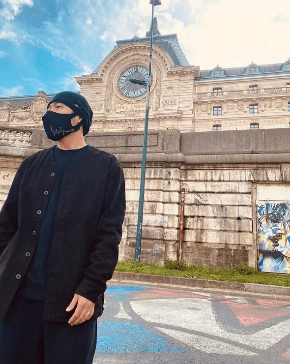 周杰伦晒儿女开心玩耍照,6岁海瑟薇长发飘飘好淑女,小长腿初现_周导