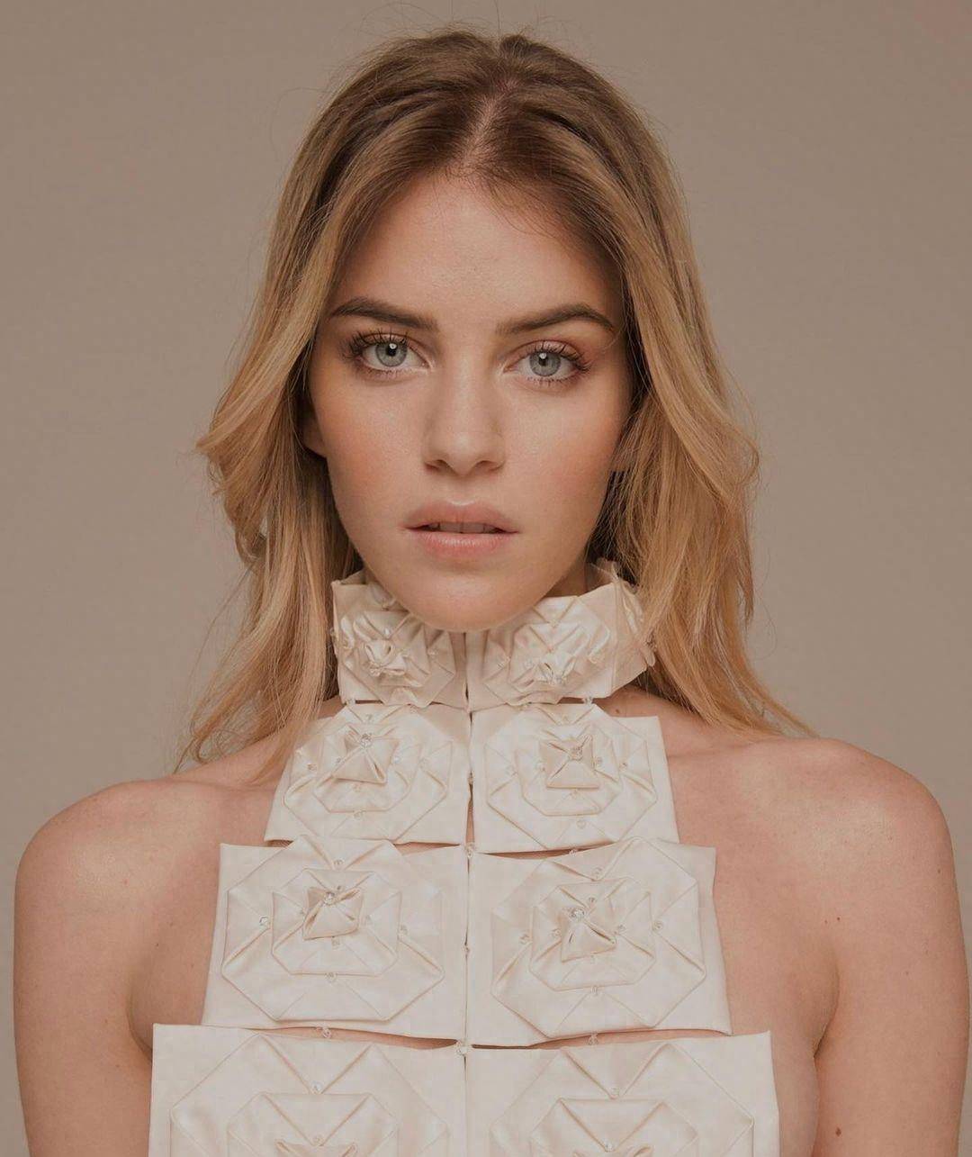 超长性感美腿,前后凸凸,火辣曲线,天下尤物:意大利超模sara_croce