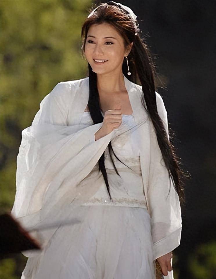 以为她们退圈了,原来是整容后"面目全非"像换了个