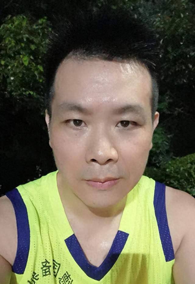 硬汉律师许小军:不爱喝酒,就爱篮球_时间_于运动_当事人