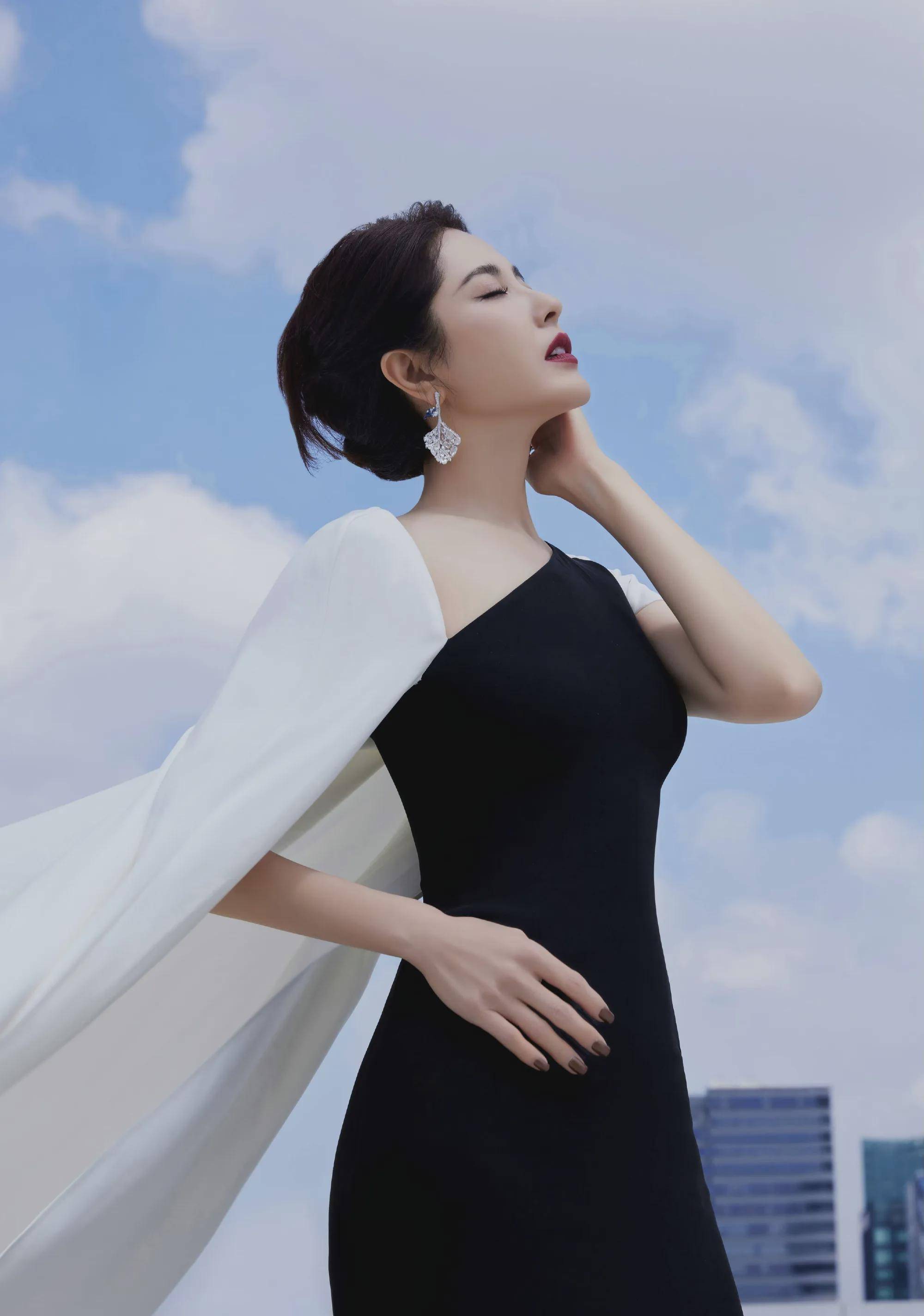 47岁曾黎的真实状态,引发热议!_自然_脸部_活动