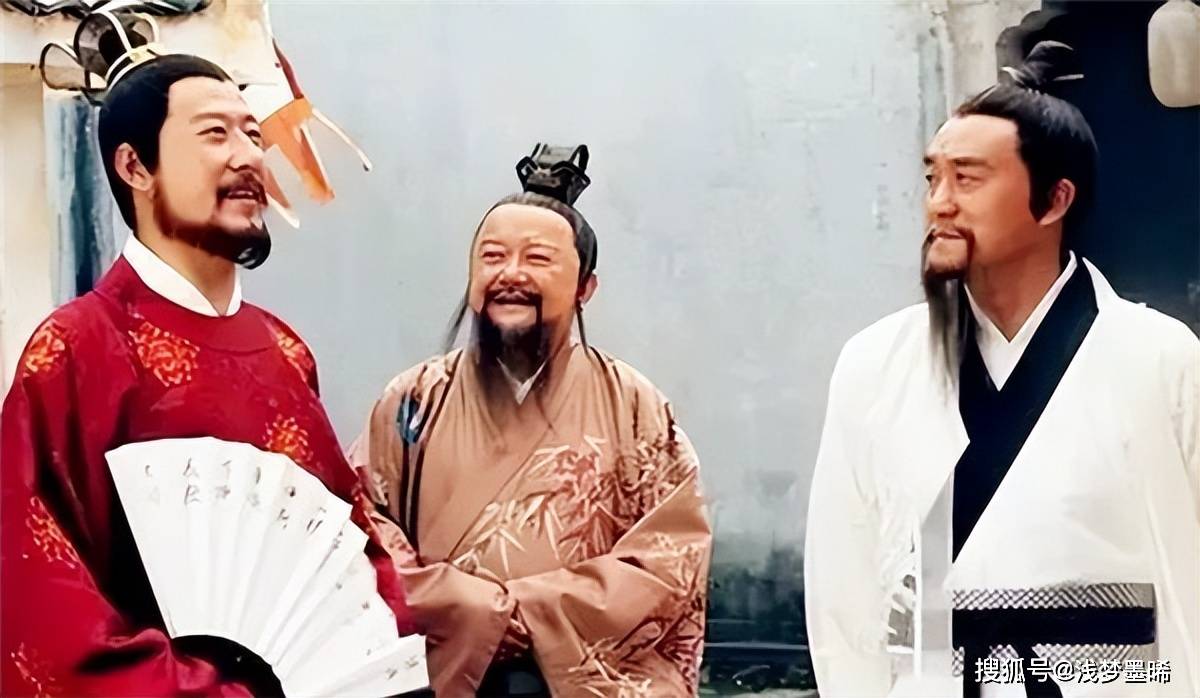 刘伯温向农妇要水喝,农妇故意在水里撒了把谷壳,刘:她有大智慧_朱元璋