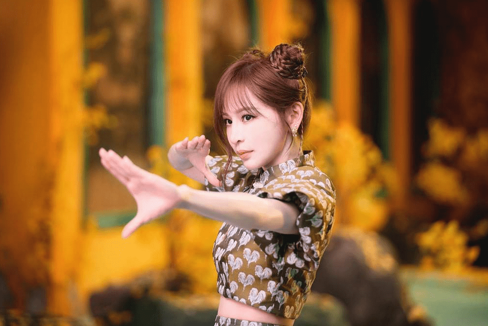 王心凌mv上架3天破百万观看 为自我挑战心率飙升150_舞蹈_演出_动作