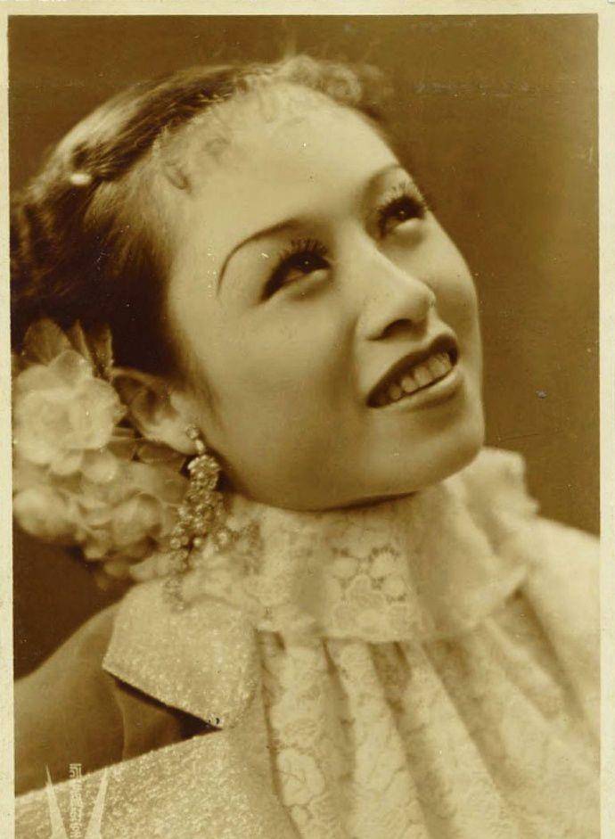 由茶叶大王沦为小贩的唐季珊:始乱终弃,两大民国影后因他毁灭_织云