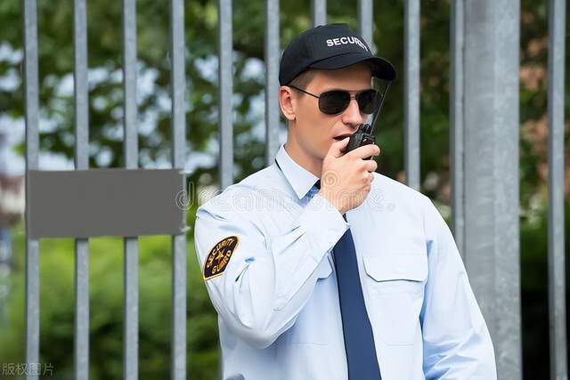 写给小区的保安班长陈瑞_业主_锦旗_暖意