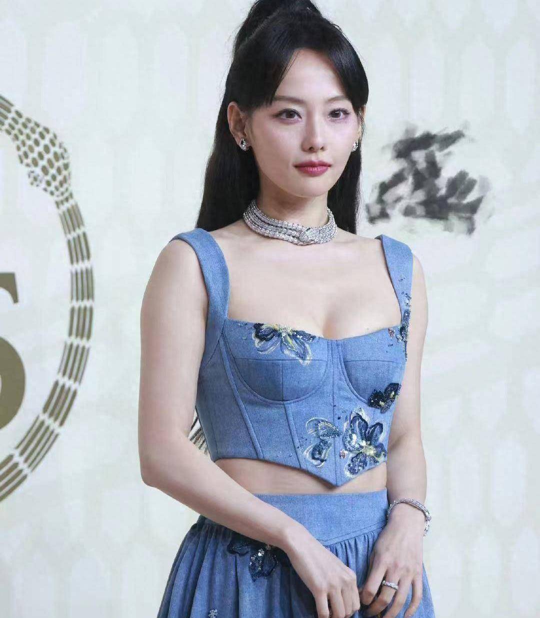 36岁张嘉倪,宠儿身材太火辣!_女神_演艺事业_活动