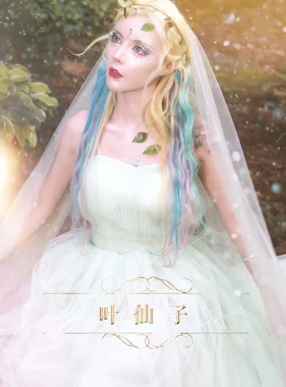 芭比娃娃迪丽拉素颜照流出,皮肤吹弹可破,看到双眼皮:大的真过分_模样