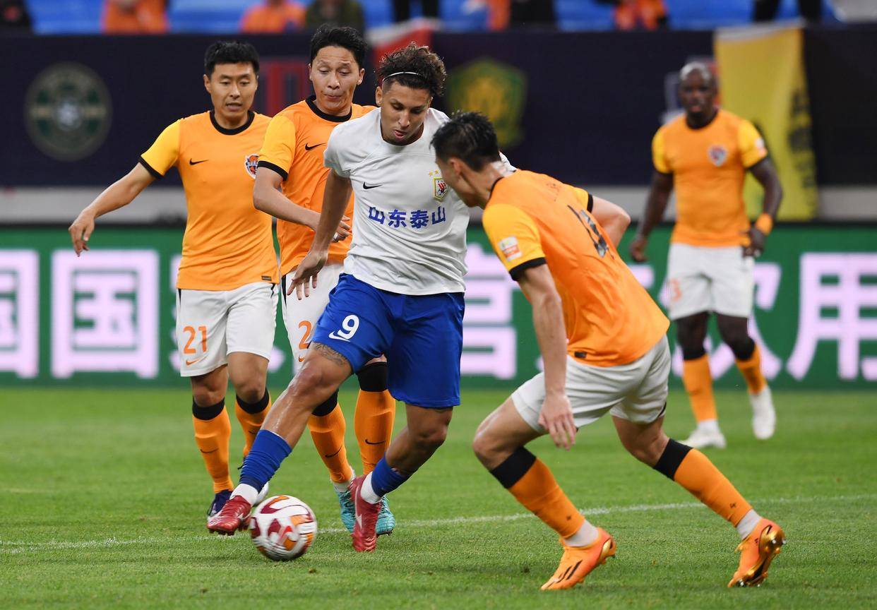 山东泰山vs青岛海牛:主场作战,泰山力压海牛,全取3分_泰山队_比赛