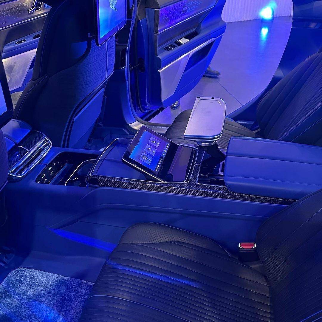 竞争闪灵!凯迪拉克celestiq现身街头,配四座布局 "女神"徽标