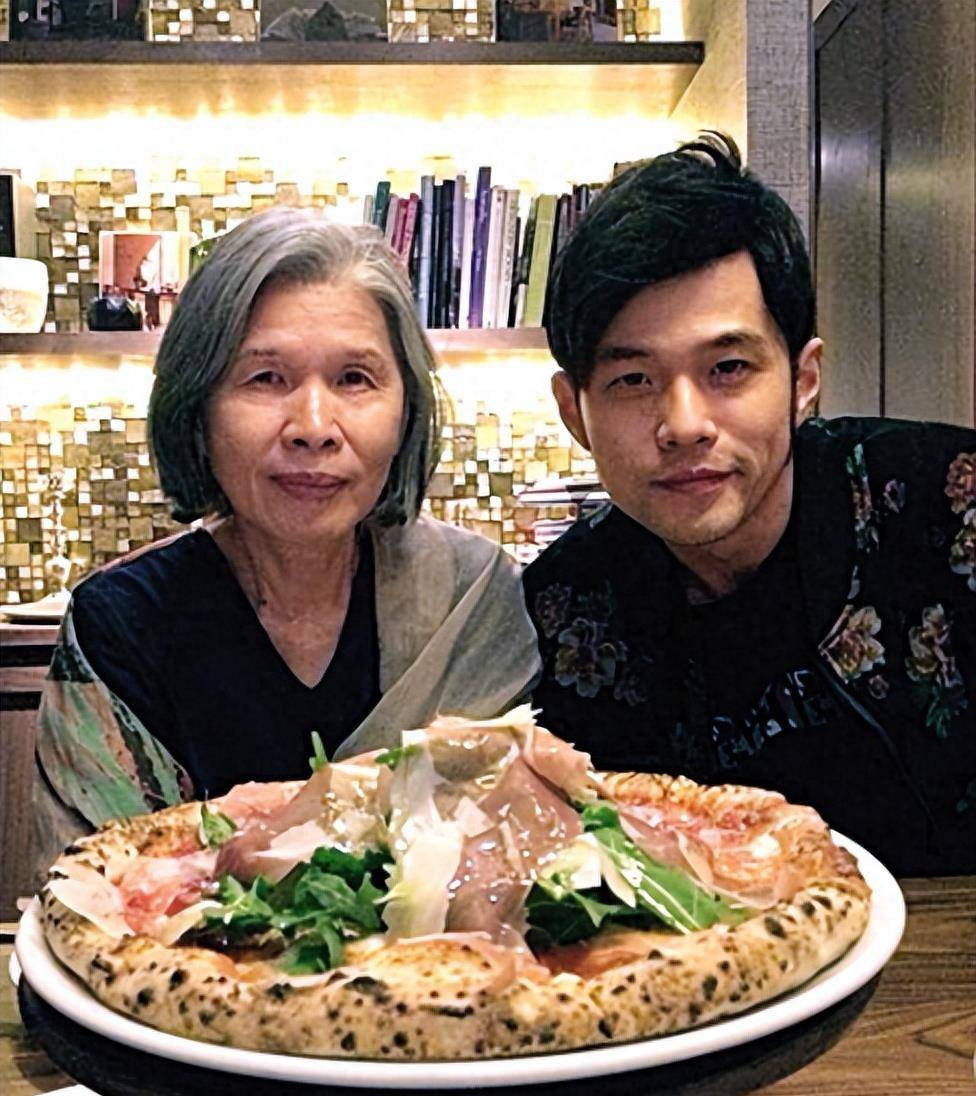 庆68岁生日,叶惠美比昆凌时尚,一个举动现婆媳关系_儿媳_侯佩岑_妻子