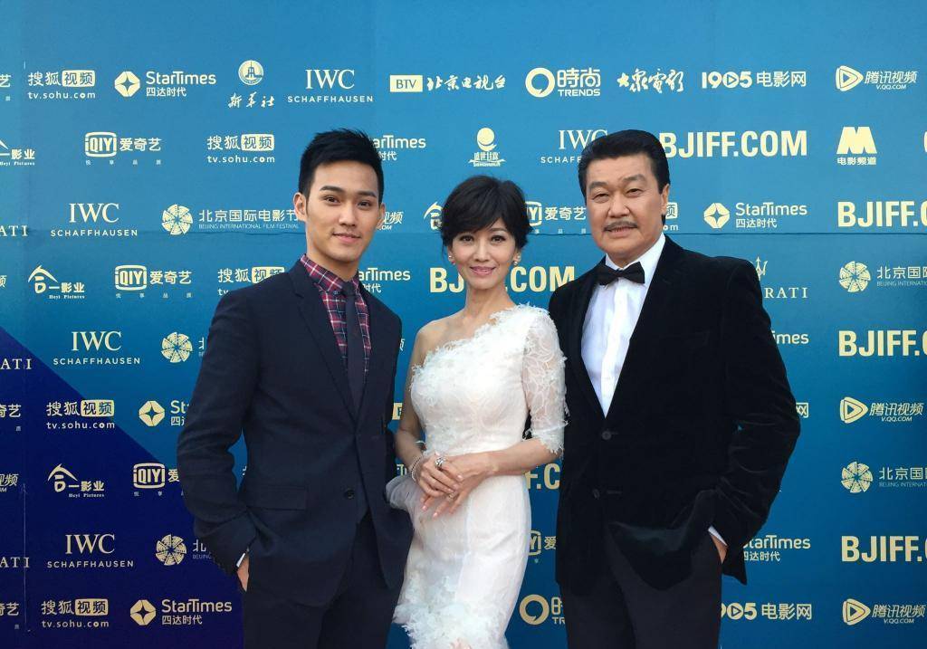 赵雅芝3个儿子两个爹,颜值差距很明显,基因也需要"拼爹"_孩子_黄恺杰