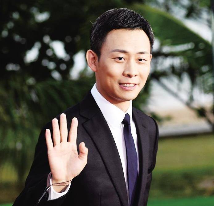 前10的男演员,第一位无可争议,易烊千玺成票房黑马_个人_李晨_演技派
