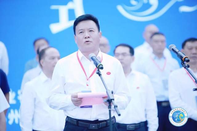 省农开公司副总经理刘旸,花花牛党委书记,董事长唐洪峰,总经理杨永