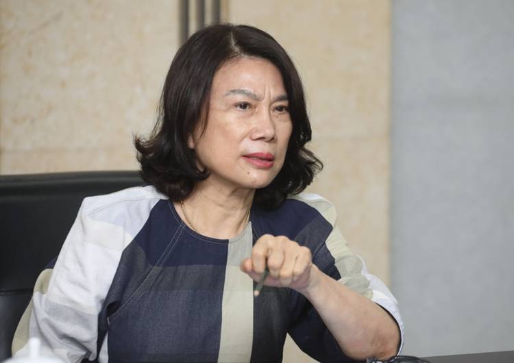 但是董明珠对华为创始人任正非很尊重,曾在2019年公司年会上,董明珠