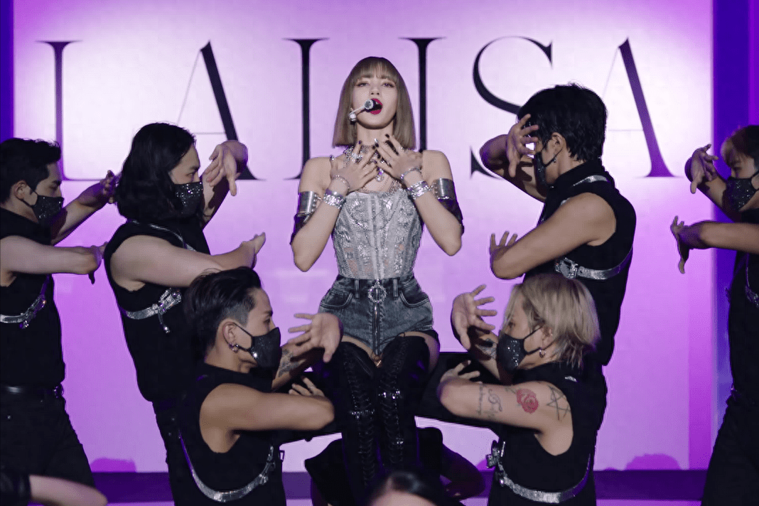 知情人曝lisa疯马秀内幕!