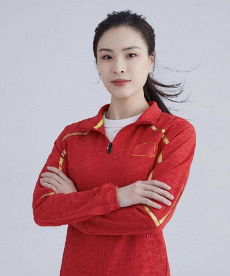 跳水皇后吴敏霞:退役后嫁平民男子,儿女双全,一家四口幸福美满_郭晶晶