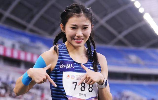 吴艳妮秀最新发型自拍美照,散发正能量_中国田径协会_选手_比赛