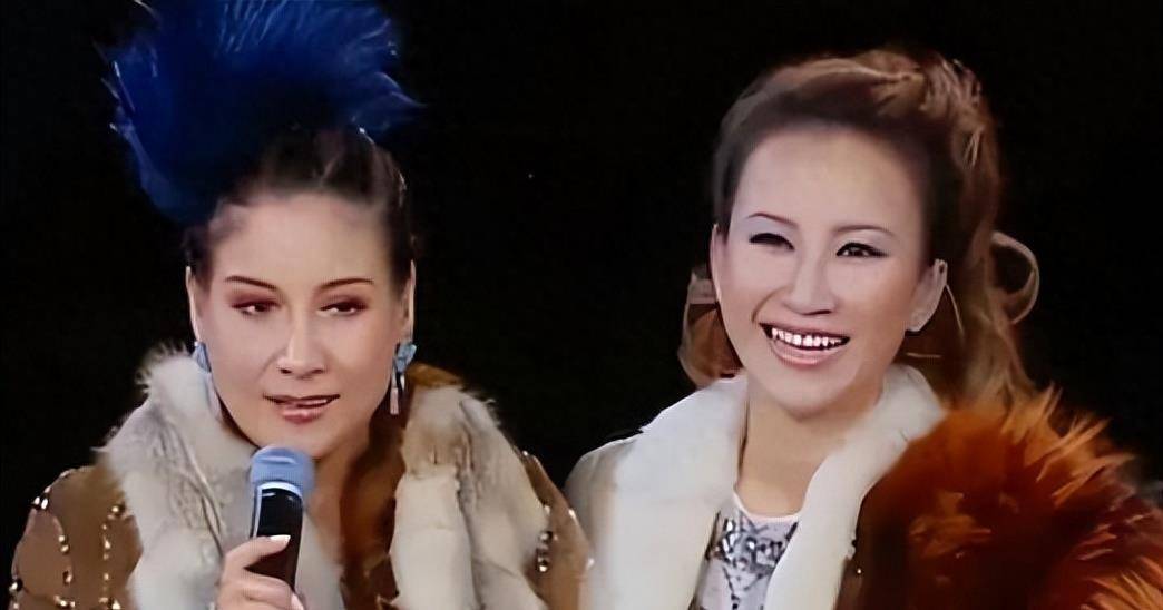 70岁甄妮称被打劫受惊吓,四名壮汉挥刀威胁,网友以为遭报复了_傅声