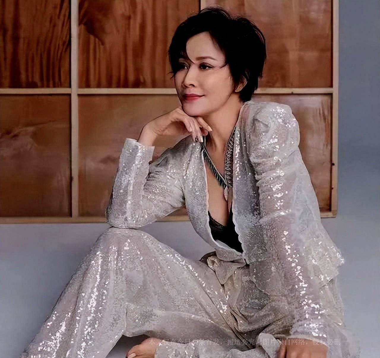 郑秀文,郝蕾,颜丙燕,左小青,刘嘉玲,陈冲,他们的穿搭不再是时间的束缚