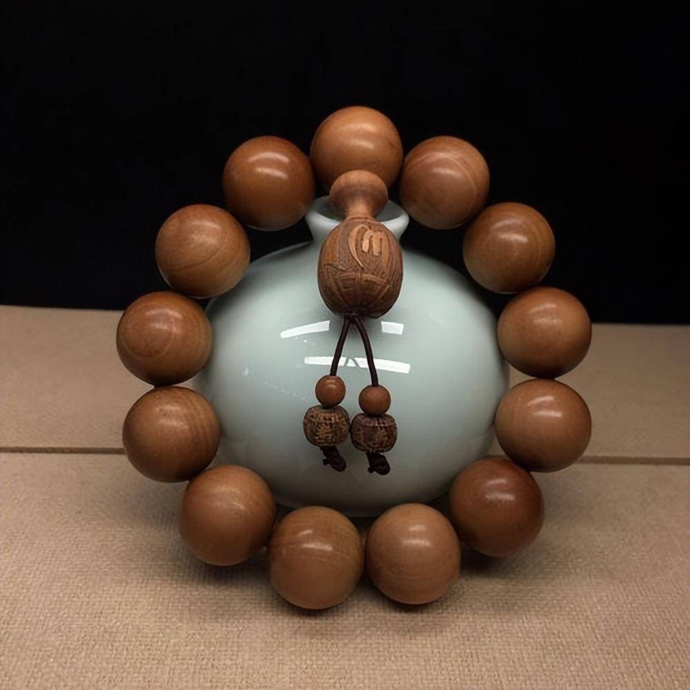 手串的弟子珠该如何搭配?_装饰_图片_南红