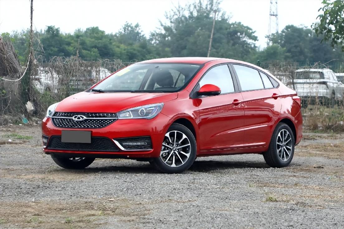 时尚动感的紧凑级轿车 2023款奇瑞艾瑞泽5