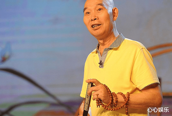 地方著名演员李伯清,已经选择了退休,不过他的精神消息每一个人_时候