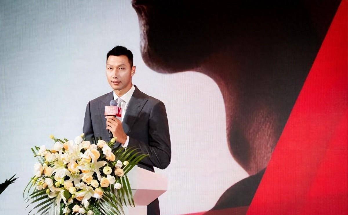 出席阿联退役仪式获好评,做出重大承诺太贴心_易建联_陈海涛_离开