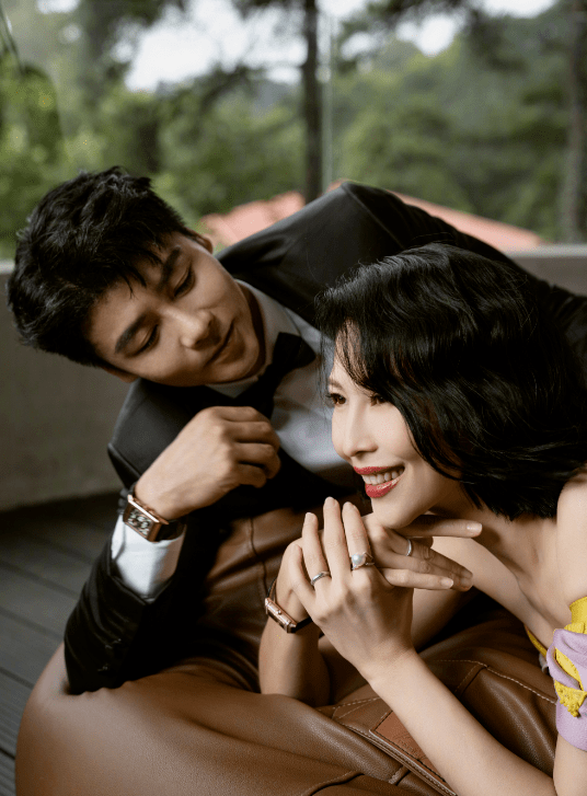 蔡少芬与蒋丽莎同框庆50岁生日,生仨娃不显老,看不出12岁年龄差_张晋