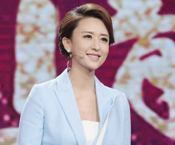 张蕾离开央视后再和张泽群,朱迅同框,全程无交流,难道这就是人走茶凉?