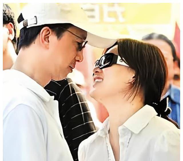 14岁成名,24岁嫁50岁富豪,婚后生下一女两子_梁锦松_陈慧珊_父母
