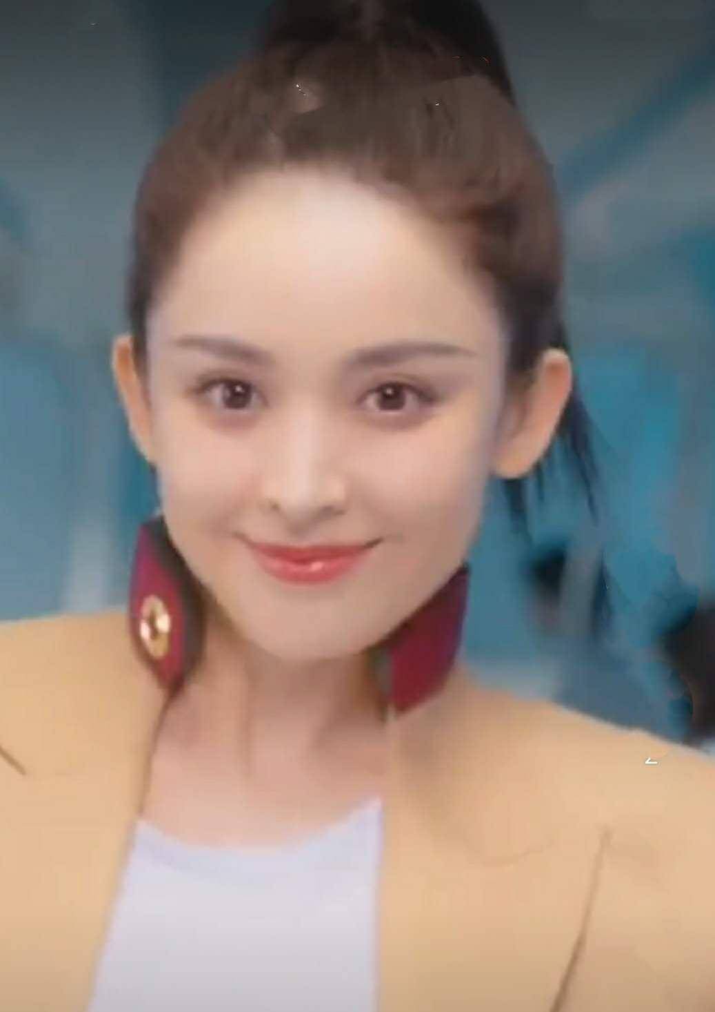 有种变美叫"发福"的古力娜扎,大饼脸实力抢镜,女人味越来越浓_味儿_不