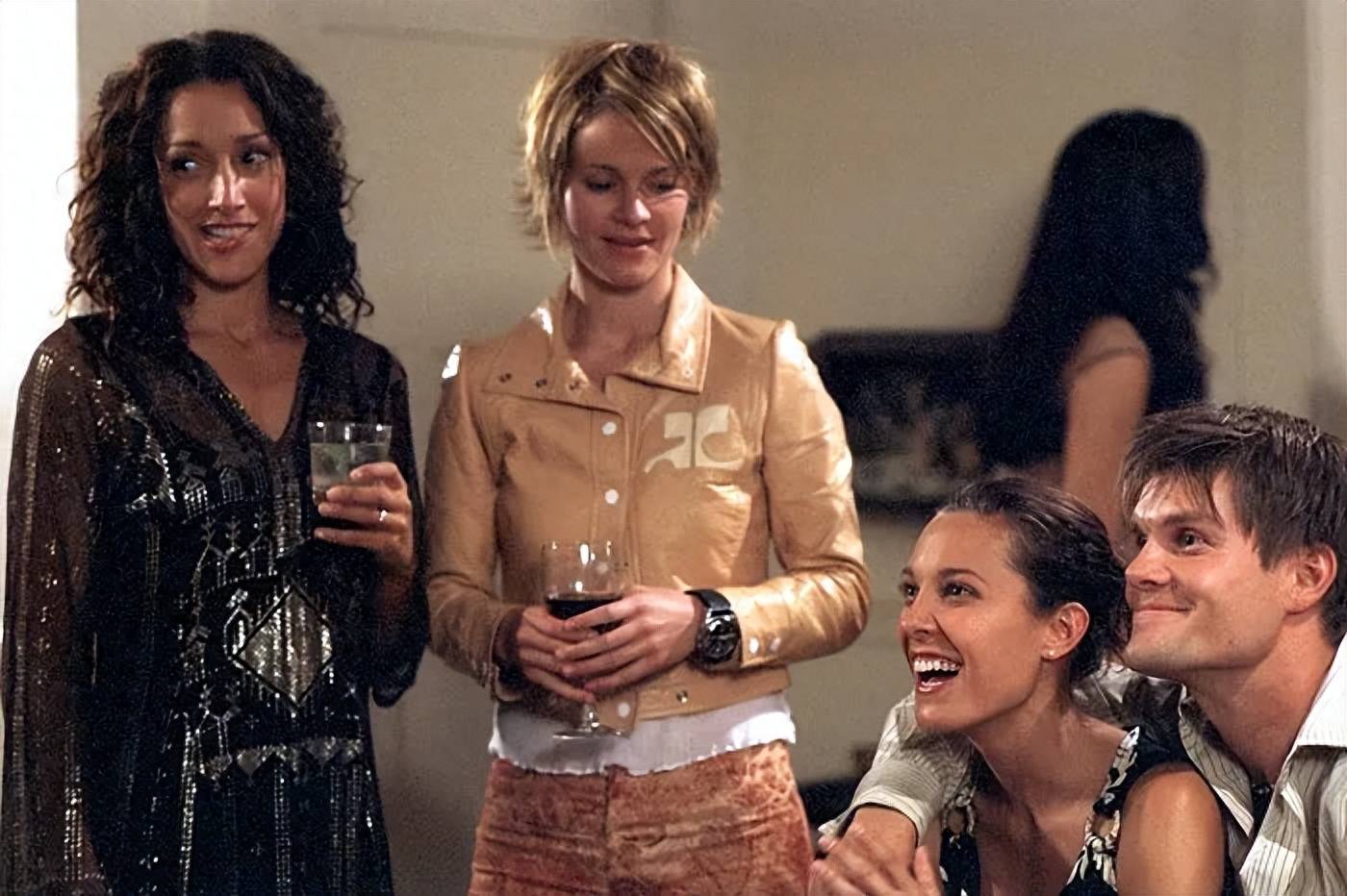 四,情感和关系在《拉字至上 第一季》中,爱情关系是一个重要的主题