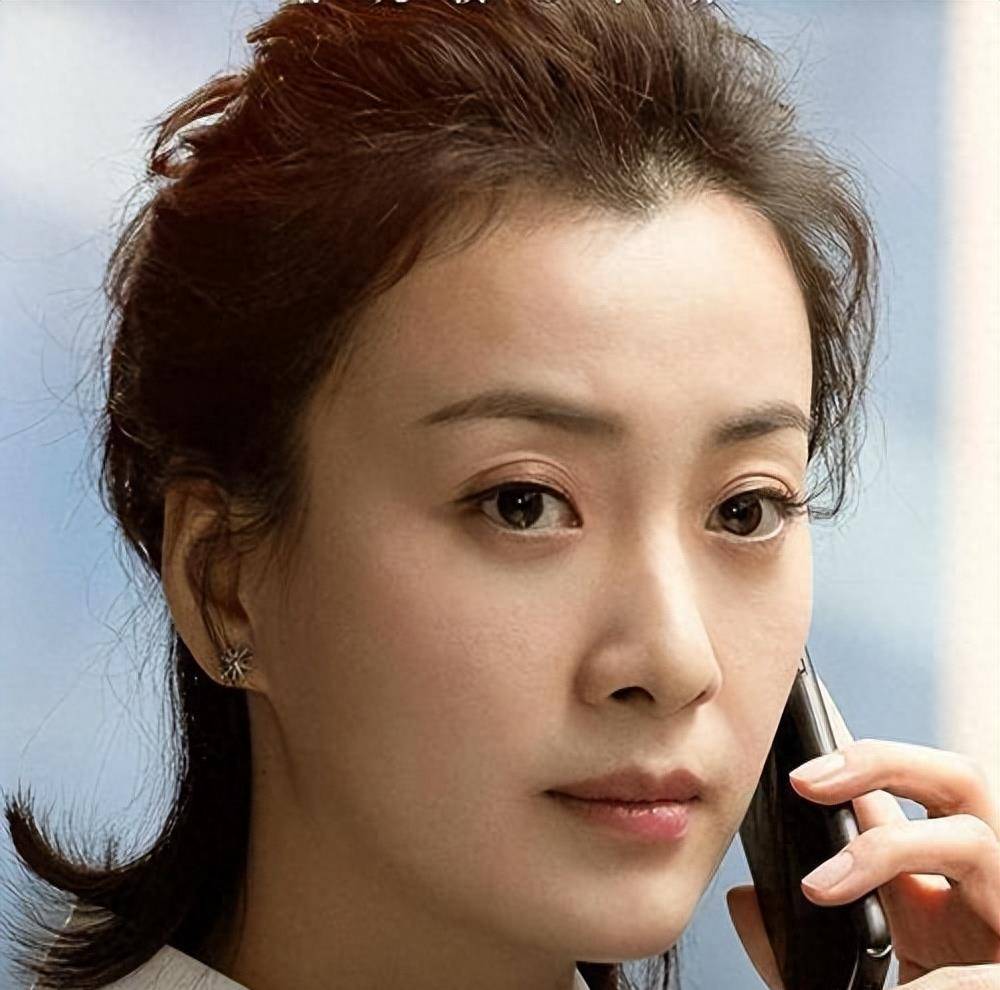演员徐梵溪:出道17年不温不火,前男友娶李小冉,如今38岁怎样了