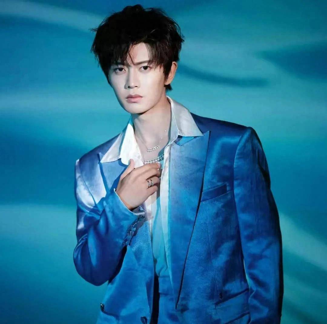 卓伟再爆大瓜细节,不忠男星是r姓古偶准顶流,任嘉伦躺工具被扒_事件